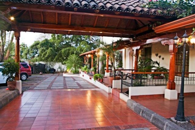 Los Altos Apartments & Studios Managua Eksteriør billede