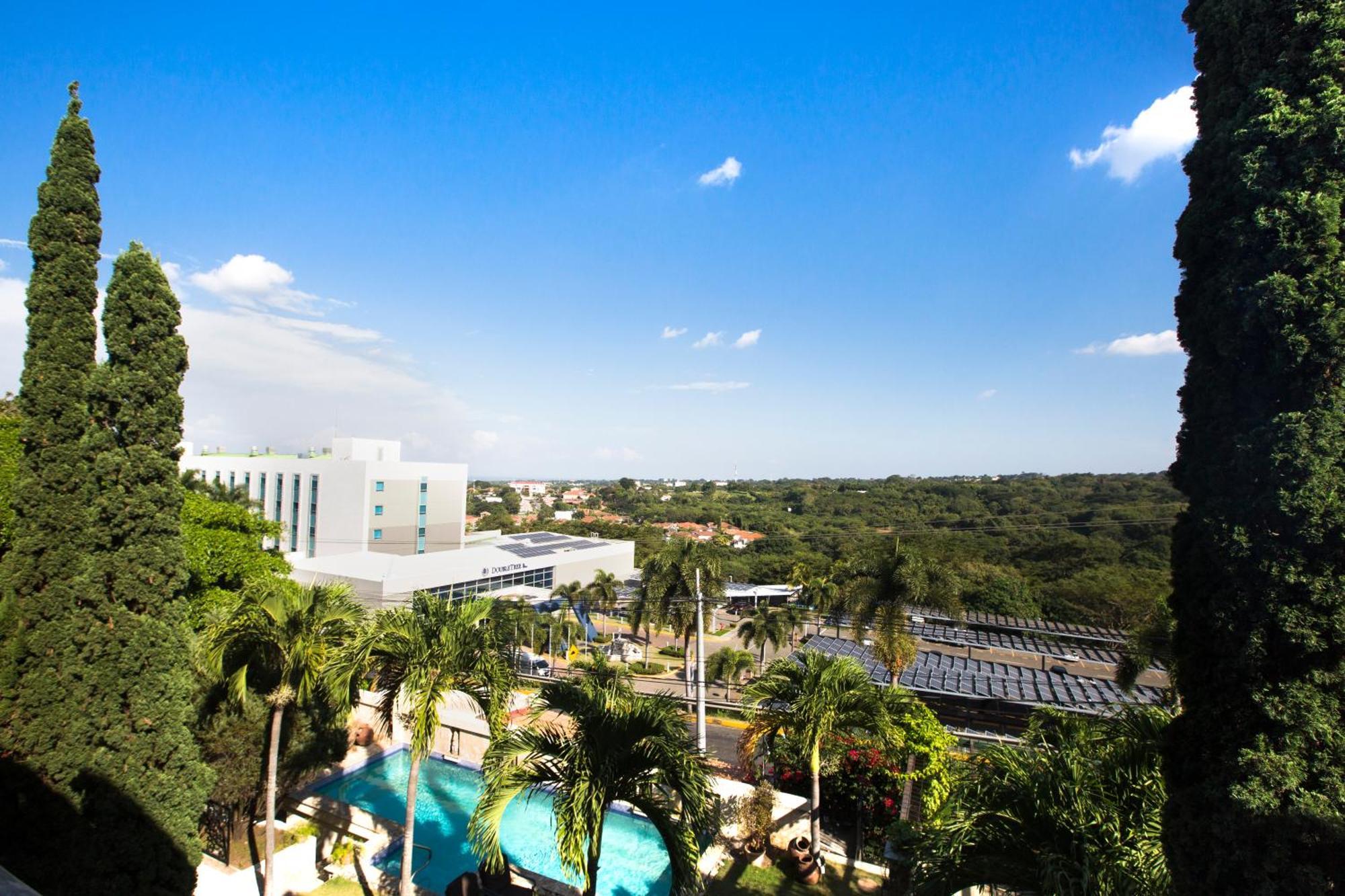 Los Altos Apartments & Studios Managua Eksteriør billede