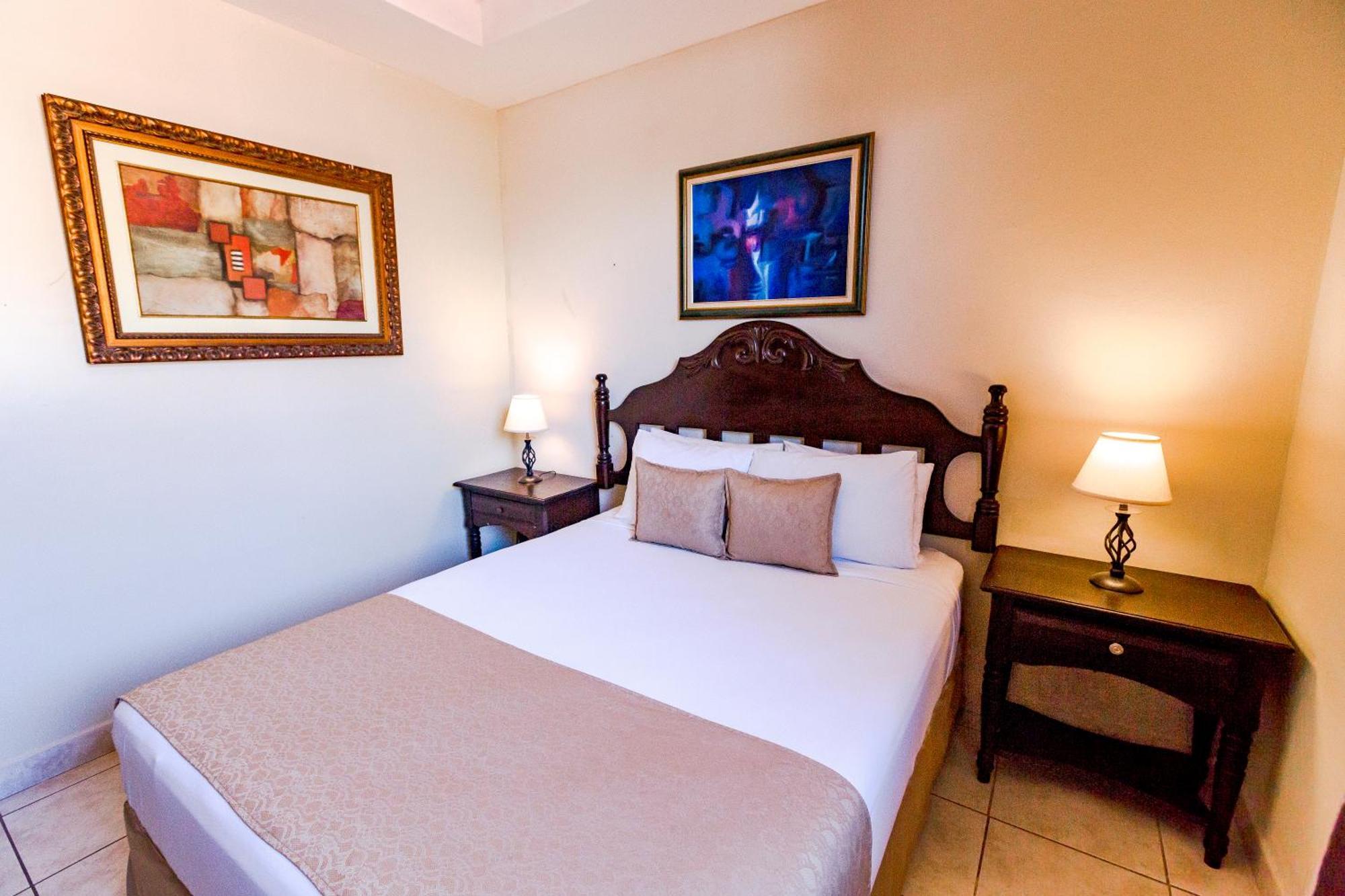 Los Altos Apartments & Studios Managua Eksteriør billede